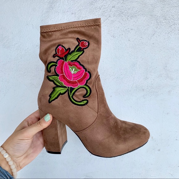 Black suede floral bootie - Picture 5 of 5